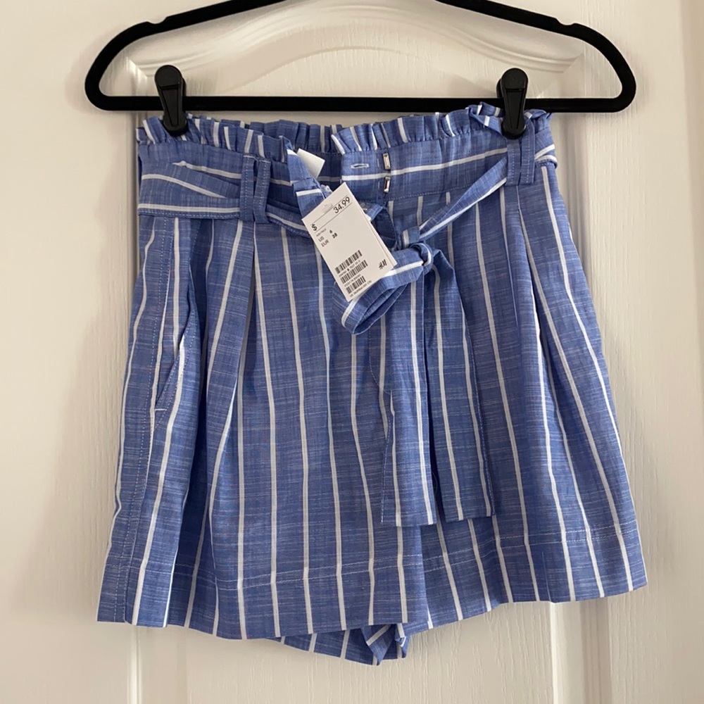NWT H&M blue and white stripped shorts